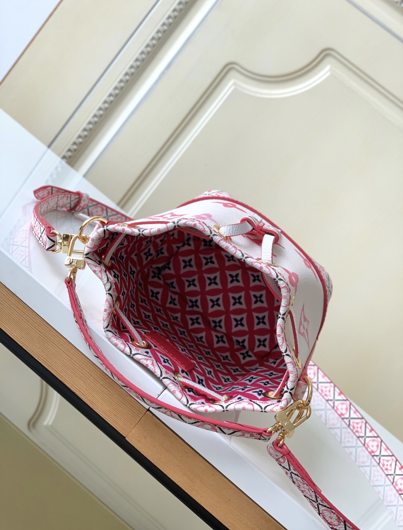 Louis Vuitton Nano Noé By the Pool Limited Edition - 图片 7
